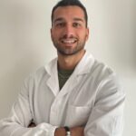 Manuel Liberti in camice bianco